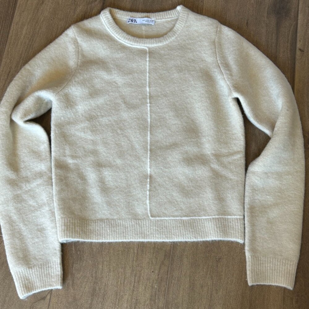 Zara Wool and Acrylic Cream Sweater Size Small